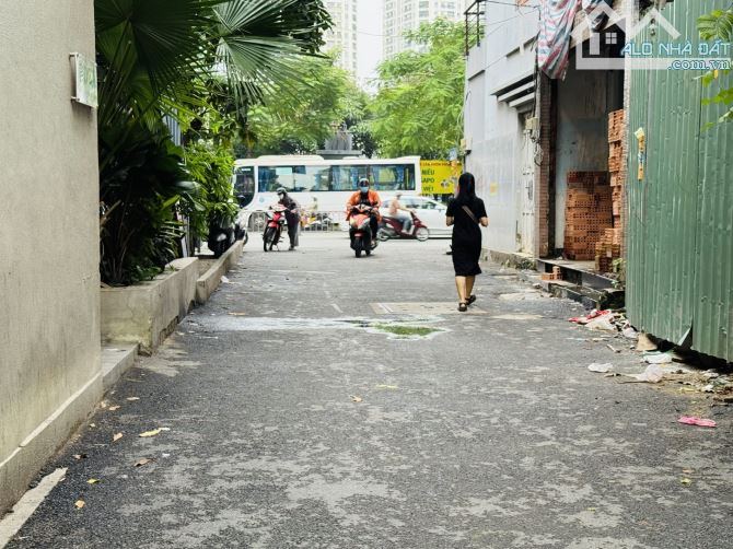 bán nhà hẻm 206 Lý Thường Kiệt, p14 ,Quận 10 .DT:5.1x22m .2 tầng .Gía :17 tỷ (TL)