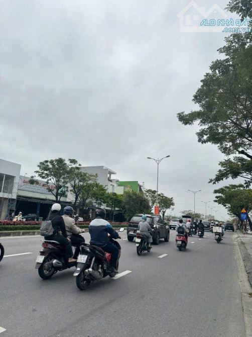 Bán đất mặt tiền Võ Chí Công, gần đường 29/3, DT 15x19m, giá 23 tỷ TL