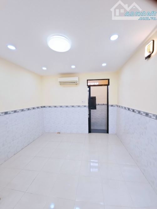 Bán nhà mới Tân Phú - 2 Tầng - Sổ Vuông, Hoàn công đủ – 16m2 - 2.55TỶ