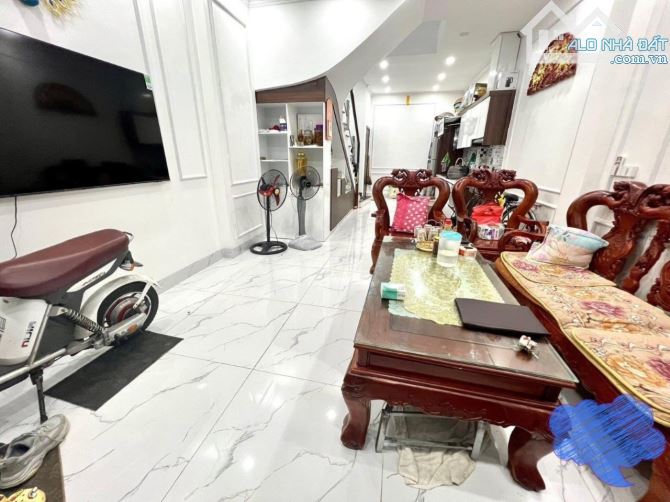 6 tỷ nhà đẹp lô góc Siêu gần ô tô Kiến Hưng Hà đông  +  38m dân xây cẩn thận, chủ cần bán