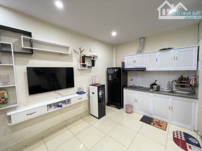 💥 Nhà dân xây chắc chắn – 31m² Phúc Lợi Long Biên, nội thất hiện đại, giá chỉ 4.58 tỷ!