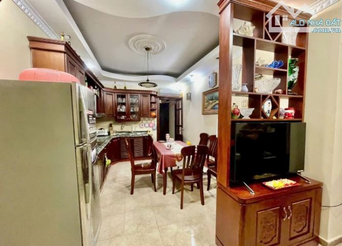 ☘️ TẬP THỂ 3 NGỦ TAM TRINH 4,05 TỶ/ 74M2 - MỚI ĐẸP VỀ Ở NGAY - GẦN CHỢ - Ô TÔ ĐỖ CỬA.