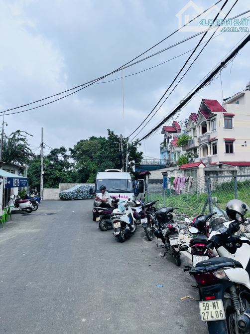 Bán lô đất xây dựng chdv rất đẹp hẻm xe tải quốc lộ 13,thủ Đức,gần vạn phúc. 100m2