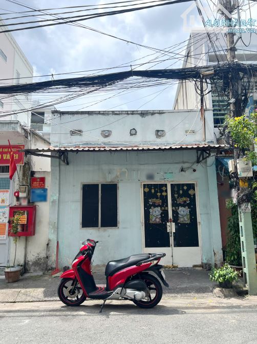 Nhà cấp 4 hẻm VIP 181 đường Âu Dương Lân P2Q8 . Giá: 9.2 tỷ