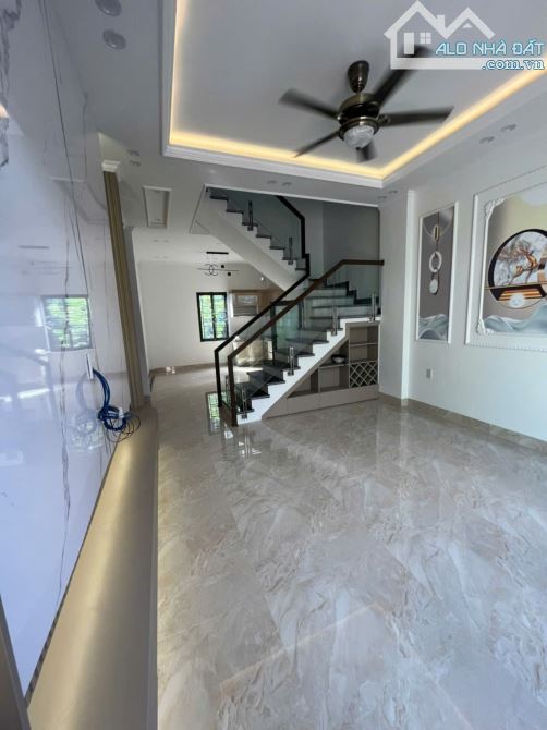 BÁN NHÀ 3 TẦNG MỚI TINH – NGAY CHỢ 208 NGUYỄN TRUNG THÀNH, HÙNG VƯƠNG – HẢI PHÒ