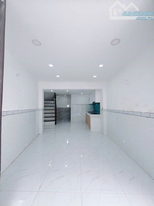 Nhà đẹp 30m2 đúc 3 tầng, SHR, không Gt, Vĩnh hội – 3,53 tỉ.
