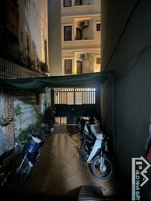 CẦN BÁN NHÀ Ở QUẬN HOÀNG MAI . Dt78.3m2- 4T- Ô Tô Vào Nhà-Cách Phố 10m