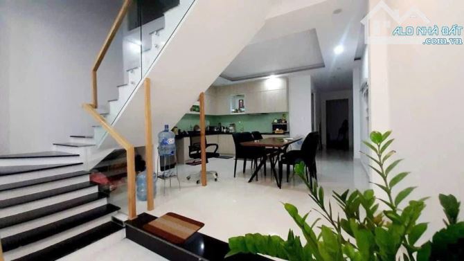 Bán nhà 2 tầng khu biển VÕ NGUYÊN GIÁP 100M2 ngang 5.3 chỉ 9 tỷ