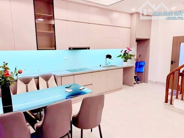 VIỆT HƯNG Ở NGAY - 6 TẦNG LUNG LINH - BAN CÔNG TÓP TÓP - 6 TỶ LỚN