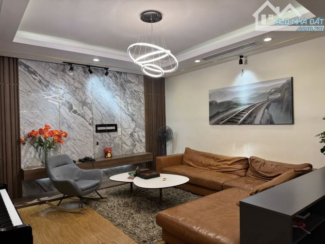 Bán căn hộ chung cư tòa 25T1 Hoàng Đạo Thúy căn 181m 3PN nhà sửa chữa toàn bộ full nội thấ