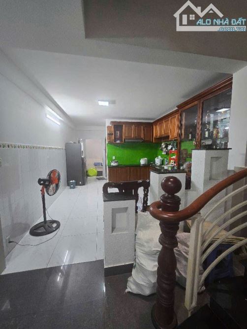 Bán nhà 5 tầng Nguyễn Thị Thập (cách MT 25m); thu nhập 360tr/năm; pháp lý chuẩn