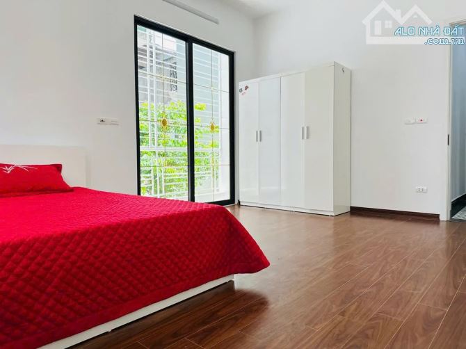Bán nhà phố Đội Cấn 48m2, 4 tầng mặt tiền 6.6m lô góc sân vườn 13.3 tỷ hiếm Ba Đình