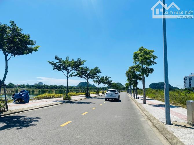 Cần bán đất khu Đầm Sen - Nam Hoà Xuân. Gần sông. Giá từ 4ty9