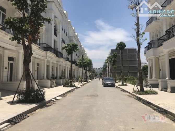 Bán nhà phân lô Louis City Đại Mỗ mặt ngõ 63 KD sầm uất 100m² 5 tầng vỉa hè rộng.