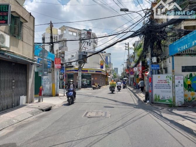 Mặt tiền 9m, Phú Nhuận, đường Nguyễn Trọng Tuyển, 65m2 chỉ 12,99 .t.ỷ.TL