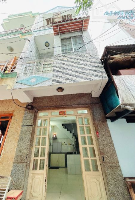 Nhà nhỏ 3 tầng hẻm thông đường Nguyễn Duy P12Q8. Giá: 1.96 tỷ