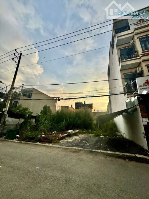 Lô đất đẹp cần bán 239m² thổ cư-Q12 Thạnh Xuân- Giá 10.2 tỷ.