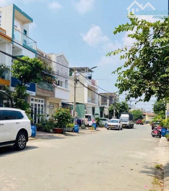 2 Lô Liền Kề Ngang 5.5m Đông Hòa – Đường 10m Vỉa Hè 4m – Gần Big C Go – Giá Chỉ 3,85 Tỷ/Lô