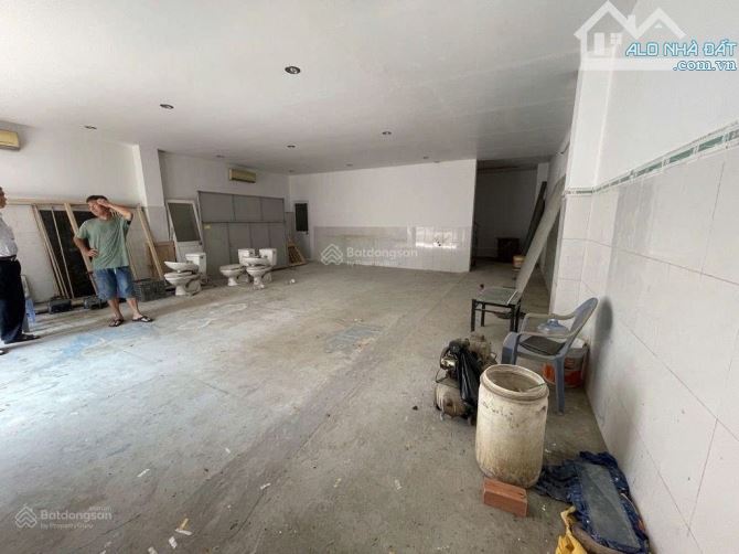 BÁN NHÀ ĐÔI ĐƯỜNG SỐ 32 Q6 (8X16) 3 TẦNG. GIÁ 23 TỶ