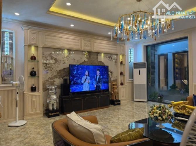 Biệt thự 3 tầng, 5 phòng ngủ, nội thất cao cấp - Đường 7m5, Hòa Xuân, Đà Nẵng - Giá 20 tỷ