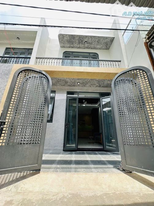 Nhà lầu hiện đại vị trí tuyệt đẹp tp Biên Hoà