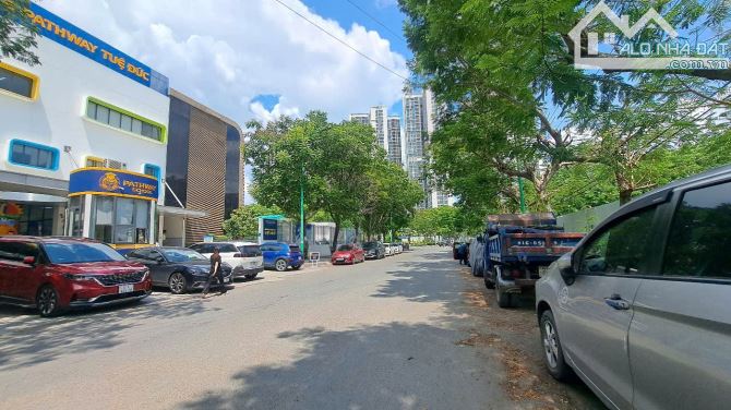 NGAY KHU ECOGREEN - 70M-  NHÀ CŨ XD BÁN ĐẤT 5 TỶ NHỈNH