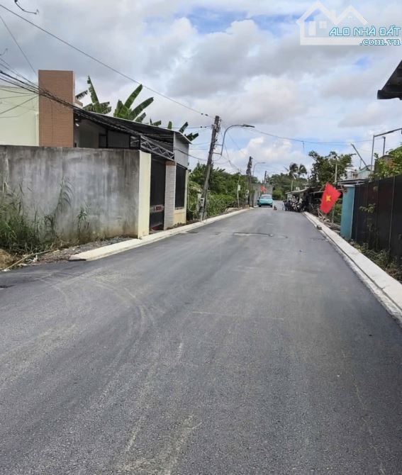 Nhà mới phường 1 thông ra Chu Văn An dân cư đông đúc