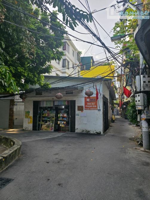 Cực hiếm ! Bán nhà mặt đường phố Giải Phóng - Hoàng Mai 51m MT 8m , Ô tô tránh ,giá 10 tỷ