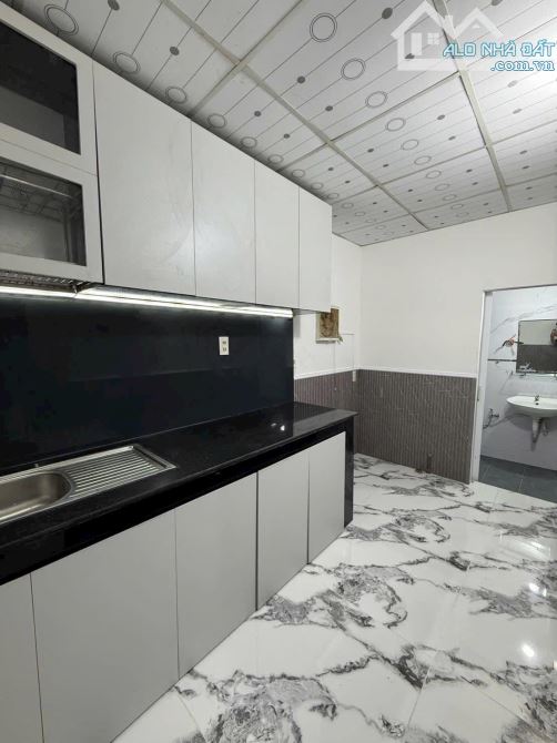 Nhà trệt lững Đs5 kdc Sơn Thủy  cách DHYD 5km 6 phút đi xe máy