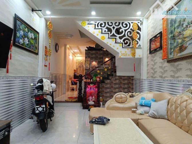 BÁN NHÀ 3 TẦNG (4X15M), HẺM XE HƠI - CẠNH AEON MALL CAO LỖ, QUẬN 8 - NHỈNH 8 TỶ