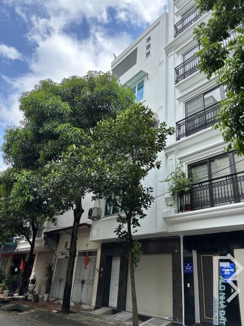 Bán Nhà dịch vụ Văn La, 50m/5 Tầng, Ô Tô Đỗ Cửa, Mặt Tiền rộng