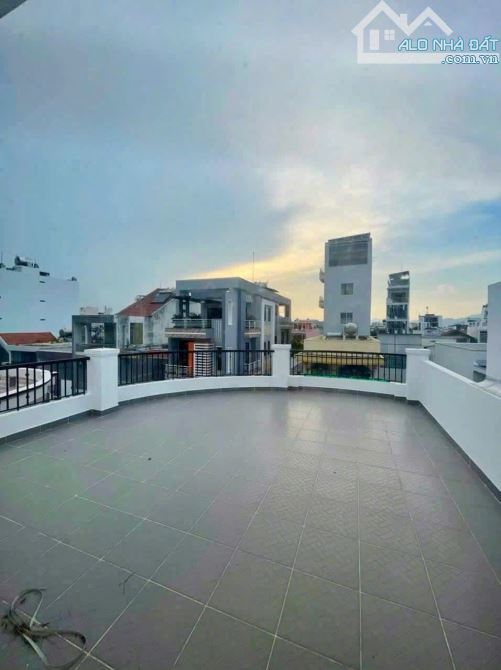 Bán Nhà Đẹp (Căn Góc) Đường Lớn -  Phường Nam Nha Trang Khánh Hòa Cách Biển TRần Phú 900m