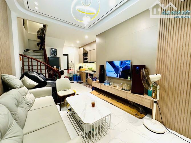 💥 💥 Trương Định- Dân xây chất - 2 bước lên ô tô- 5 Tầng - 30m - Zá chỉ 5.65 tỷ  ✅Sổ đẹp