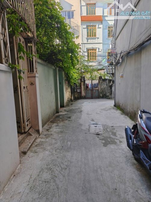 Bán Nhà Ô Chợ Dừa – 50m², 4 Tầng, MT 4m, Gần Hồ Hào Nam – Giá 11.35 Tỷ