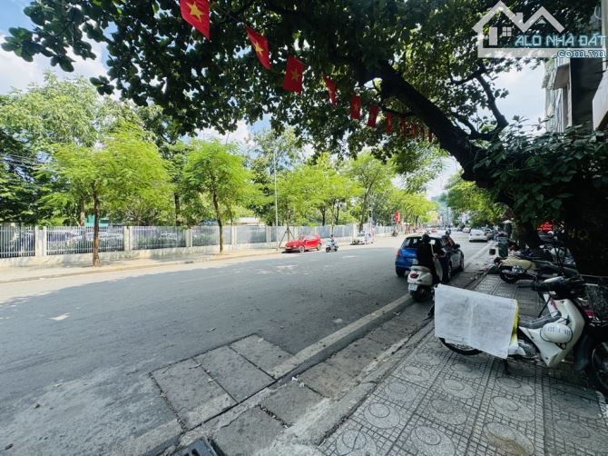 Ngọc Hà, view Lăng Bác - Nhỏ xinh chắc chắn - 15m ra phố - 20m*6 tầng - Nhỉnh 5 tỷ