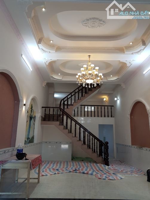 BÁN NHÀ 1 TRỆT 2 LẦU MẶT TIỀN TRẦN BÌNH TRỌNG, GẦN BIỂN BÃI SAU THÍCH HỢP NGHỈ DƯỠNG HOẶC
