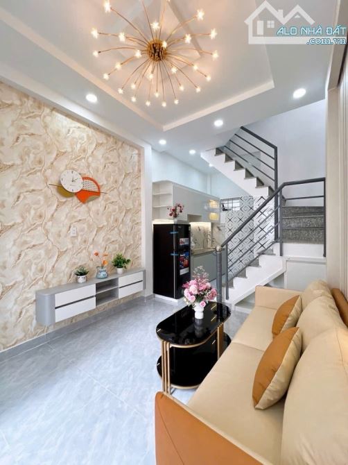 Bán Nhà Gò Vấp - Gần Đại Học Công Nghiệp - Nhà 2 Tầng - Full Nội Thất - Chỉ 3.x Tỷ