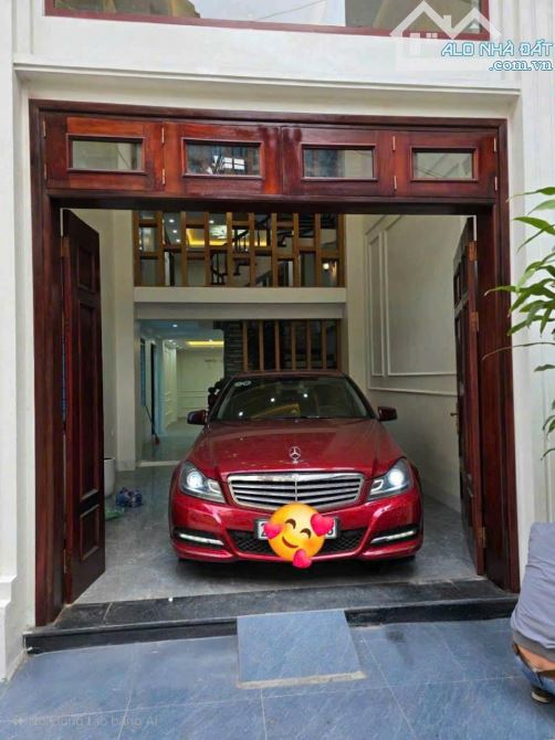 Bán nhà lô góc 5 tầng Việt Hưng, Long Biên – khu dân trí cao - diện tích rộng 62m2, giá rẻ