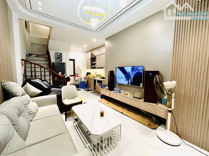 VIỆT HƯNG Ở LUÔN - MÁI ẤM NHỎ 3 NGỦ - KỈ NIỆM NỘI THẤT XỊN - 7 TỶ NHỎ