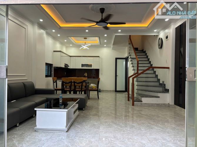 CHO THUÊ NHÀ ĐƯỜNG THIÊN LÔI MỚI CỨNG - Lê Chân - Hải Phòng - 4 ngủ đẹp - sạch sẽ