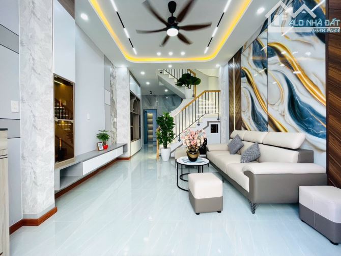 Nhà 2Tầng Full Nội Thất - 44M² - 3Phòng Ngủ - Hẻm Xe Hơi Gần Mặt Tiền Đường