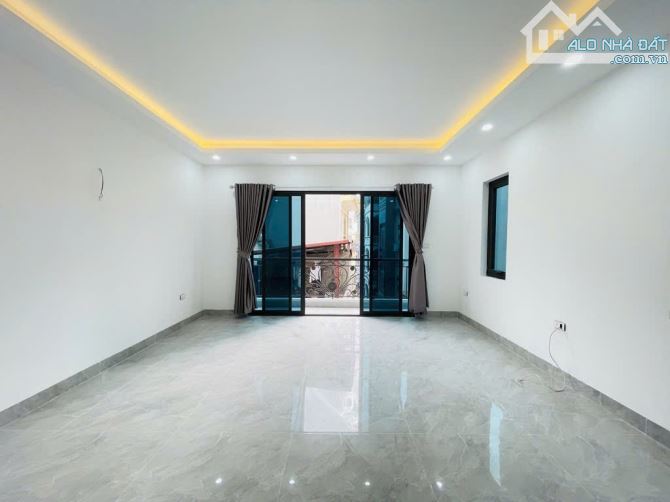 NHÀ MỚI 7 TẦNG THANG MÁY - MẶT TIỀN RỘNG - NHỈNH 12 TỶ – LÔ GÓC 2 MẶT THOÁNG – KIM GIANG - 10