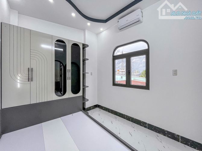 BÁN NHÀ TRỆT LẦU MỚI 100% ĐANG HOÀN THIỆN CÁCH CHỢ AN BÌNH 100M- ĐƯỜNG HOÀNG QUỐC VIỆT - T - 10