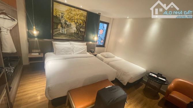 Bán khách san mặt phố Ngô Quyền DT 260m2 x 12 tầng - Mặt tiền 13m - Giá 230 Tỷ