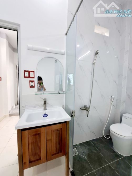 BÁN NHÀ HẺM ÔTÔ NGỦ TRONG NHÀ - DƯƠNG ĐÌNH NGHỆ QUẬN 11 - GẦN VÒNG XOAY LÊ ĐẠI HÀNH, 75M2 - 11