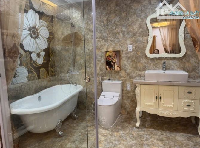 Biệt thự 3 tầng, 5 phòng ngủ, nội thất cao cấp - Đường 7m5, Hòa Xuân, Đà Nẵng - Giá 20 tỷ - 11