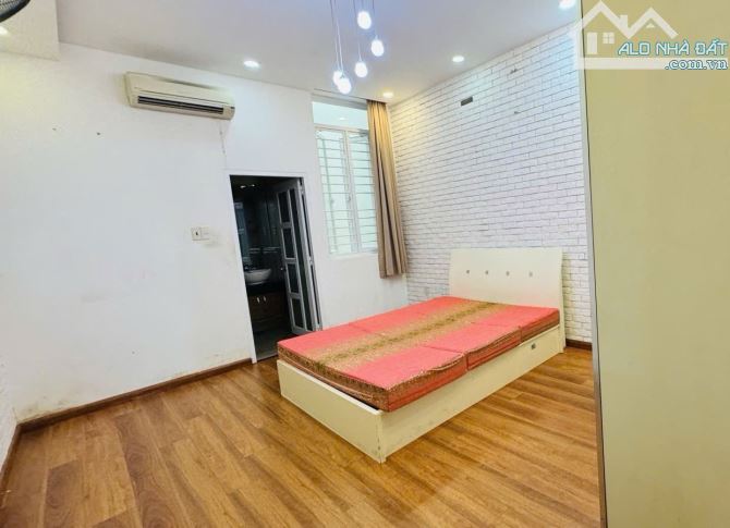 Q7 MT ĐƯỜNG SỐ 4x18M 4 TẦNG 5PN GIAO LÂM VĂN BỀN THUẬN TIỆN MỞ VĂN PHÒNG CTY 16.xT - 1
