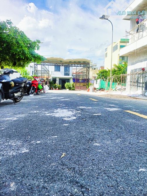 Bán đất khu phân lô mới Bình Tân giáp Tân Phú. 55m2, hẻm nhựa 12m2 xe tăng đổ , 3 tỷ nhỉnh - 2