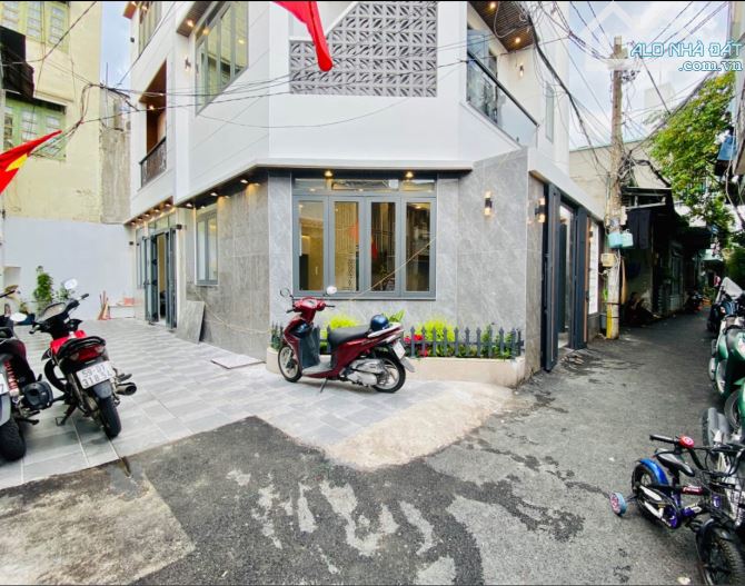 SIÊU PHẨM FULL NỘI THẤT - NGANG 8- 4 TẦNG - NHỈNH 6 TỶ - 1