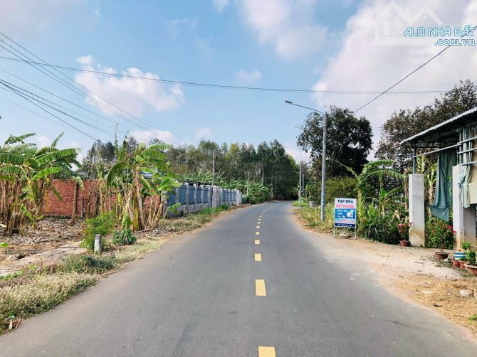 Thị trấn Đất Đỏ- Long  Đất- BRVT  DT: 12x59 (692m2-120m thổ cư) Mặt tiền đường Phạm Văn Hy - 1